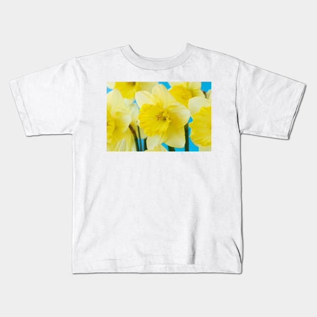 Narcissus  &#39;Saint Patrick&#39;s Day&#39;   Division 2 Large-cupped Daffodil Kids T-Shirt by chrisburrows